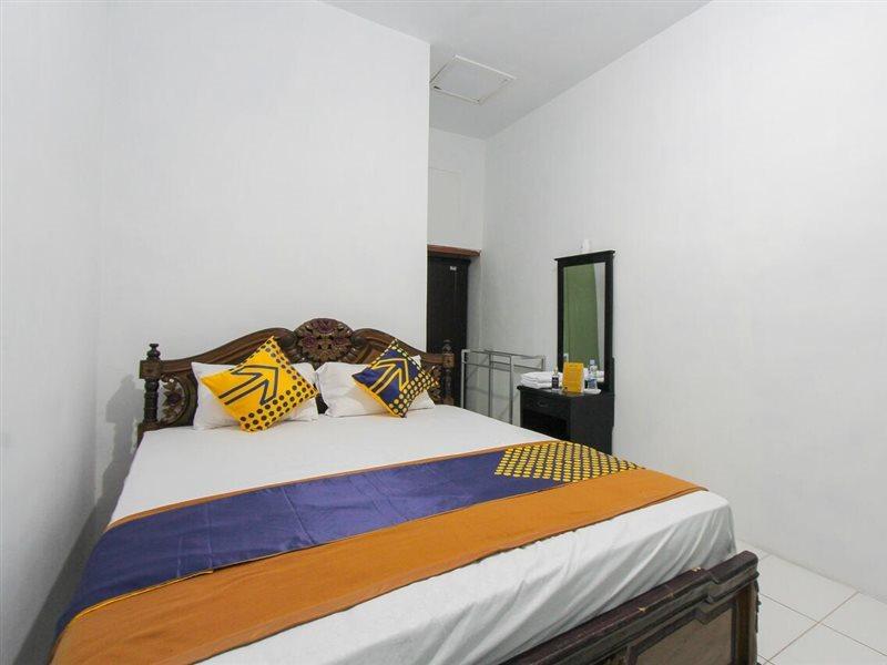 Hotel Oyo 2042 Zam Zam Family Syariah Ketapang  Exterior foto