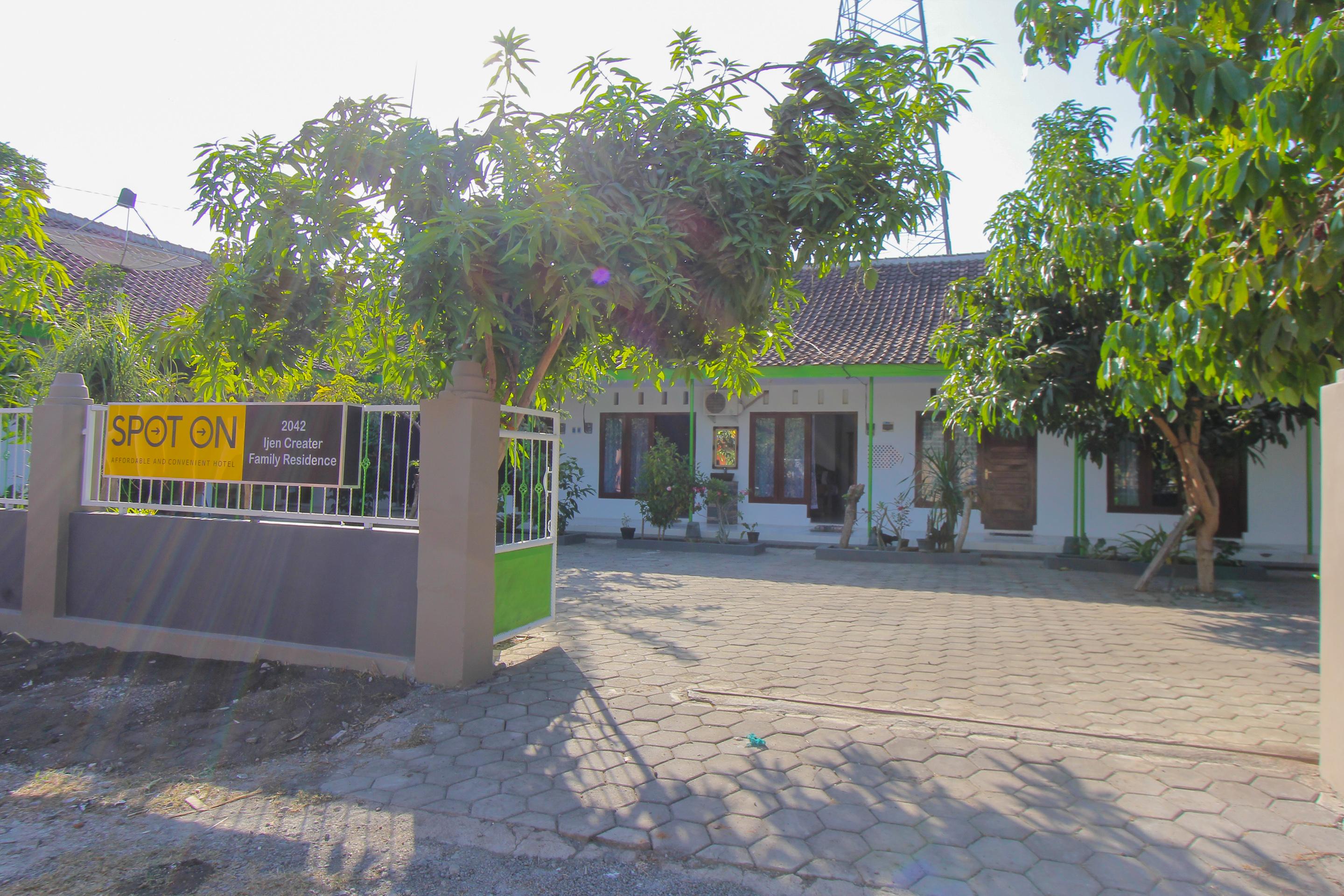 Hotel Oyo 2042 Zam Zam Family Syariah Ketapang  Exterior foto