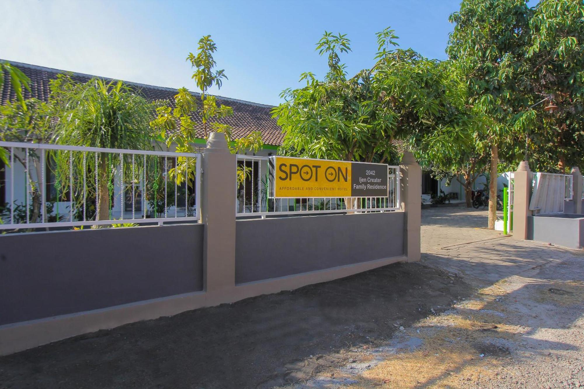 Hotel Oyo 2042 Zam Zam Family Syariah Ketapang  Exterior foto
